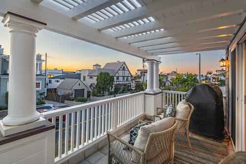 Twighlight on the 2nd floor deck at 3306 Highland Hermosa Beach